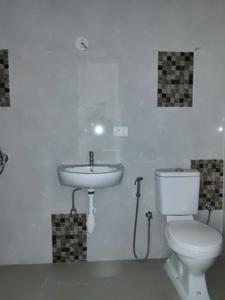 Common Bathroom Image of 365 Sq.ft 1 BHK Apartment / Flat for rent in Mahindra Happinest Kalyan, Bhiwandi Thane for Rs. 11400