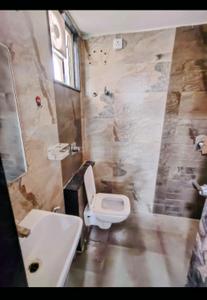 Bathroom Image of 1485 Sq.ft 4 BHK Apartment / Flat for sale in Shahibaug Ahmedabad for Rs. 13000000
