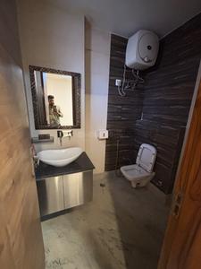 Bathroom Image of 850 Sq.ft 2 BHK Builder Floor for rent in  Maurya Enclave, Pitampura New Delhi for Rs. 26000