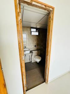 Bathroom Image of 1800 Sq.ft 2 BHK Apartment / Flat for rent in Ganesh Elegence, Bhadaj Ahmedabad for Rs. 18000