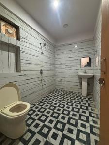 Bathroom Image of 600 Sq.ft 1 RK Builder Floor for rent in Sector 21 Gurgaon for Rs. 20000