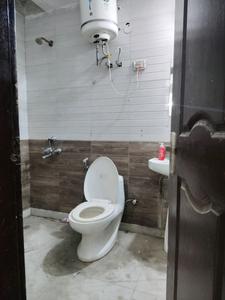 Common Bathroom Image of 1250 Sq.ft 3 BHK Apartment / Flat for rent in Chhattarpur New Delhi for Rs. 30000