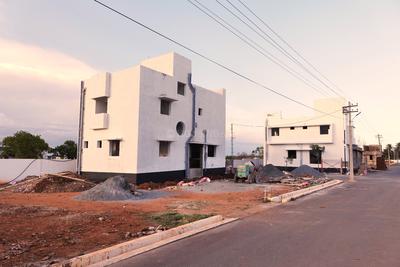Sulur Plot View 1
