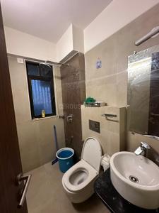 Bathroom Image of 680 Sq.ft 2 BHK Apartment / Flat for rent in Kanakia Hollywood, Andheri West Mumbai for Rs. 135000
