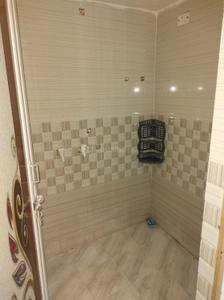 Bathroom Image of 600 Sq.ft 2 BHK Builder Floor for rent in Omaxe Metro City Phase 5, Kalli Pashchim Lucknow for Rs. 8000