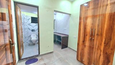 Bedroom Image of 300 Sq.ft 1 RK Apartment / Flat for rent in Keshtopur Kolkata for Rs. 16000