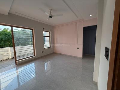 Bedroom Image of 2700 Sq.ft 4 BHK Builder Floor for rent in Ashoka Enclave Faridabad for Rs. 48000