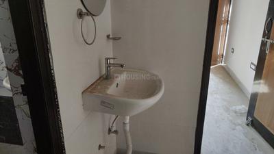Bathroom Image of 1550 Sq.ft 3 BHK Apartment / Flat for rent in Gola Road Patna for Rs. 24000