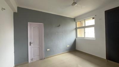 Bedroom Image of 1545 Sq.ft 3.5 BHK Apartment / Flat for sale in Amrapali Silicon City, Sector 76 Noida for Rs. 16200000