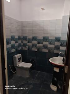 Bathroom Image of 1250 Sq.ft 3 BHK Independent House for rent in Rajajipuram Lucknow for Rs. 18000