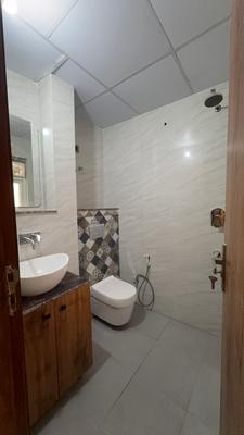 Bathroom Image of 650 Sq.ft 1 BHK Apartment / Flat for sale in JMD A1 Height by JMD Construction, Sector 74 Noida for Rs. 2550000