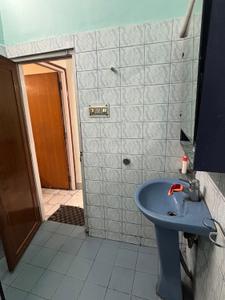 Bathroom Image of 1000 Sq.ft 3 BHK Apartment / Flat for sale in Dhakuria Kolkata for Rs. 4500000