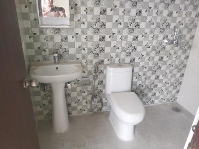Image of 1535 Sq.ft 3 BHK Apartment / Flat for rent in Gagan Vihar, Ghaziabad for Rs. 15000