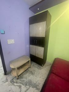 Bedroom Image of 320 Sq.ft 1 BHK Builder Floor for rent in Shalimar Bagh New Delhi for Rs. 20000