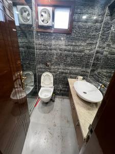 Bathroom Image of 1650 Sq.ft 3 BHK Builder Floor for sale in Patel Nagar New Delhi for Rs. 43500000