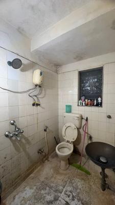 Bathroom Image of 240 Sq.ft 1 RK Apartment / Flat for rent in Malad West Mumbai for Rs. 25000