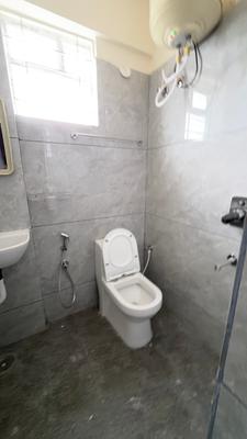 Bathroom Image of 450 Sq.ft 1 BHK Builder Floor for rent in Bommanahalli Bengaluru for Rs. 25000