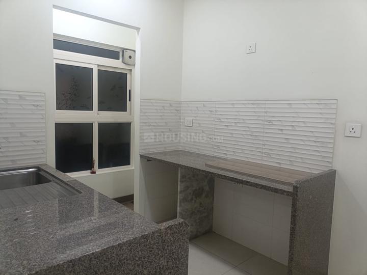 Romell Myra Main Image 1