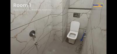 Bathroom Image of 900 Sq.ft 2 BHK Builder Floor for rent in Nipania Indore for Rs. 18000
