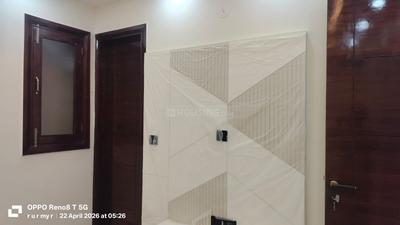 Bedroom Image of 1125 Sq.ft 3 BHK Builder Floor for rent in Anand Vihar New Delhi for Rs. 50000