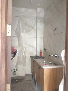 Common Bathroom Image of 2250 Sq.ft 4 BHK Builder Floor for rent in Paschim Vihar New Delhi for Rs. 100000