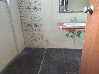 CGHS Group Crew Bos Bathroom Two 3