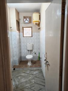 Bathroom Image of 860 Sq.ft 2 BHK Apartment / Flat for sale in Ashok Nagar Allahabad for Rs. 8300000