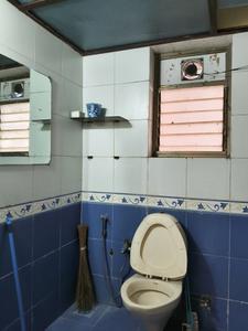 Common Bathroom Image of 1000 Sq.ft 2 BHK Apartment / Flat for sale in Lodha Park, Lower Parel Mumbai for Rs. 52500000