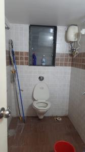 Bathroom Image of 1000 Sq.ft 3 BHK Apartment / Flat for rent in Vile Parle East Mumbai for Rs. 110000