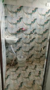 Bathroom Image of 275 Sq.ft 1 BHK Independent House for rent in Phool Bagh Colony Lucknow for Rs. 5500