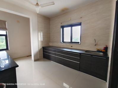 Kitchen Image of 2000 Sq.ft 3 BHK Apartment / Flat for rent in Race Course Vadodara for Rs. 55000