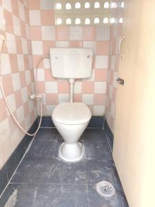 Bathroom Image of 1400 Sq.ft 1.5 BHK Independent House for rent in Sathuvachari Vellore for Rs. 12000