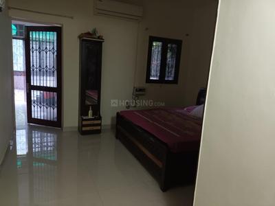 Bedroom Image of 1200 Sq.ft 1 BHK Builder Floor for rent in Kalkaji New Delhi for Rs. 35000