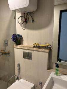 Bathroom Image of 2105 Sq.ft 3 BHK Apartment / Flat for rent in Supertech Supernova, Sector 94 Noida for Rs. 90000