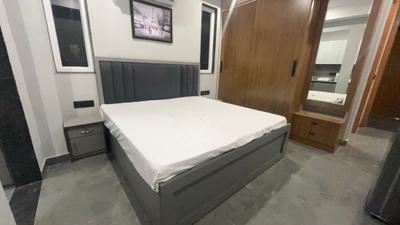 1 RK Independent Builder Floor