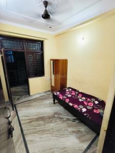 Bedroom Image of 650 Sq.ft 2 BHK Builder Floor for rent in New Ashok Nagar New Delhi for Rs. 15000