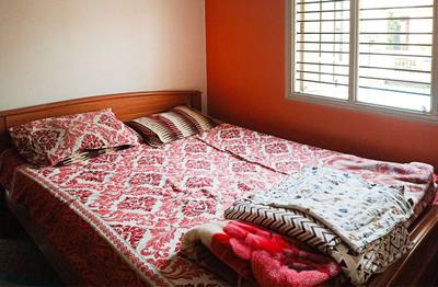 Bedroom Image of 1400 Sq.ft 3 BHK Apartment / Flat for rent in Block 6 Bengaluru for Rs. 40000