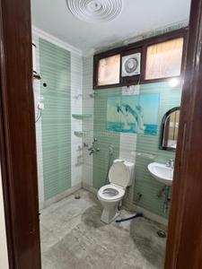 Bathroom Image of 2700 Sq.ft 2 BHK Independent House for rent in Sector 40 Gurgaon for Rs. 40000