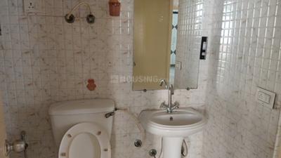 Bathroom Image of 1175 Sq.ft 2.5 BHK Apartment / Flat for sale in Gaurs 5th Avenue, Noida Extension Greater Noida for Rs. 10300000