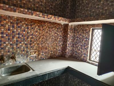 Kitchen Image of 750 Sq.ft 2 BHK Independent House for rent in Chauhan, Sector 44 Noida for Rs. 12500