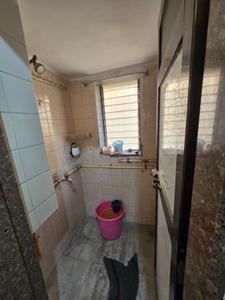 Bathroom Image of 610 Sq.ft 1 BHK Apartment / Flat for rent in Kandivali East Mumbai for Rs. 25000