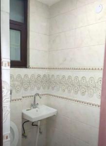 Bathroom Image of 1800 Sq.ft 7 BHK Independent House for sale in Sector 8 Gurgaon for Rs. 12500000