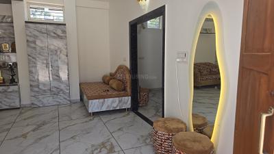 Bedroom Image of 1000 Sq.ft 1.5 BHK Penthouse for rent in Khatiwala Tank Indore for Rs. 22500