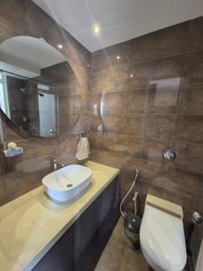 Bathroom Image of 1400 Sq.ft 2 BHK Apartment / Flat for rent in Sabari Shobha, Chembur Mumbai for Rs. 150000