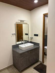 Bathroom Image of 4000 Sq.ft 5 BHK Independent House for sale in Edappally Kochi for Rs. 38500000