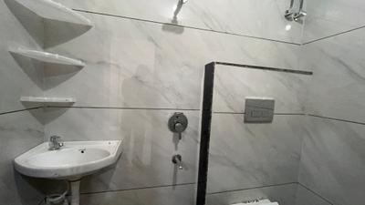 Bathroom Image of 650 Sq.ft 1 BHK Apartment / Flat for rent in Indra Puri Colony Indore for Rs. 17999
