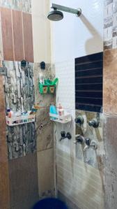 Bathroom Image of 850 Sq.ft 1 BHK Apartment / Flat for rent in Tilak Nagar New Delhi for Rs. 11000