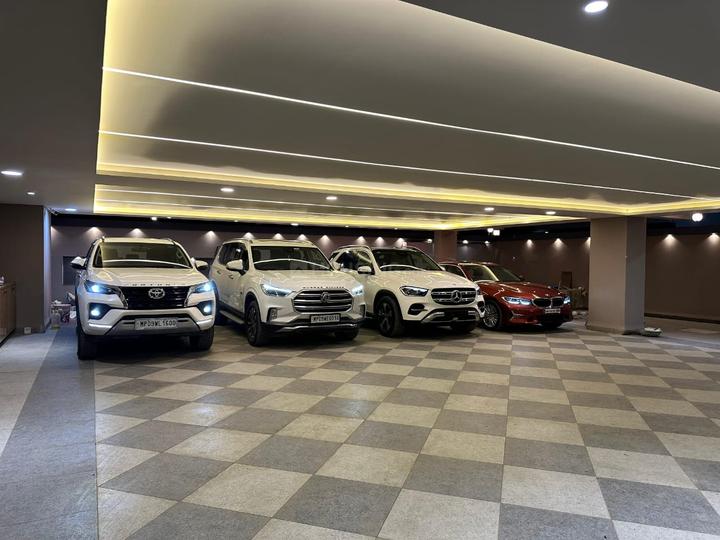 Vijay Nagar Main Image 1