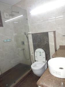 Bathroom Image of 4000 Sq.ft 4 BHK Builder Floor for rent in Maharani Bagh New Delhi for Rs. 350000