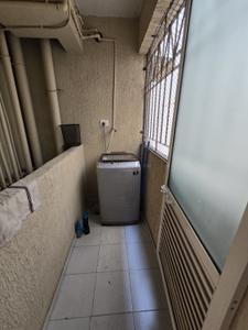 Bathroom Image of 900 Sq.ft 2 BHK Apartment / Flat for rent in Dosti West County Phase 4 Dosti Pine, Thane West Thane for Rs. 36000